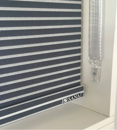 Manually controlled solar shades - SANA